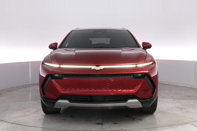2024 Chevrolet Equinox EV — photo 9 of 21