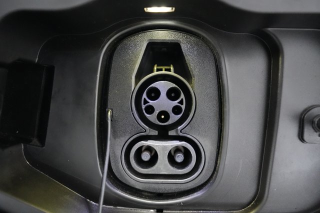 2024 Chevrolet Equinox EV — photo 8 of 20