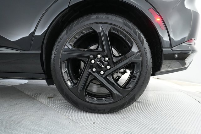 2024 Chevrolet Equinox EV — photo 17 of 20