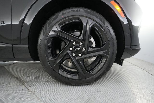 2024 Chevrolet Equinox EV — photo 16 of 20