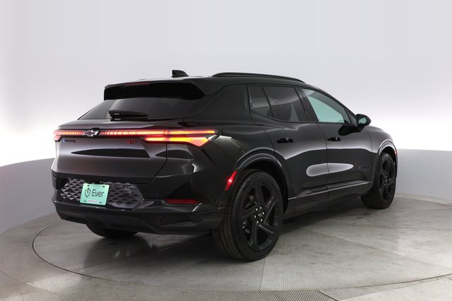 2024 Chevrolet Equinox EV — photo 2 of 20