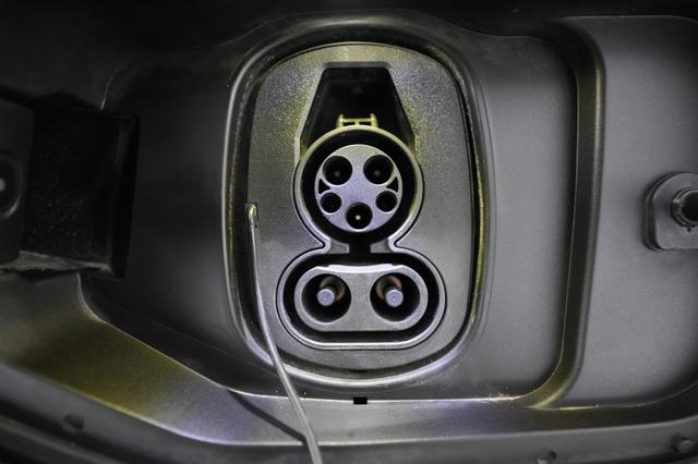 2024 Chevrolet Equinox EV — photo 8 of 20