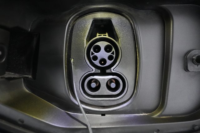 2024 Chevrolet Equinox EV — photo 8 of 20