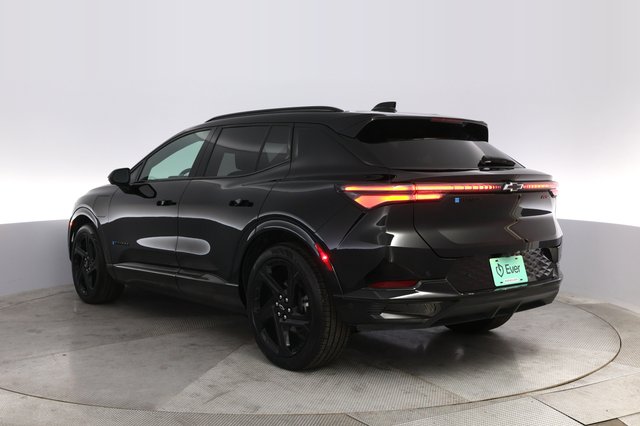 2024 Chevrolet Equinox EV — photo 13 of 20