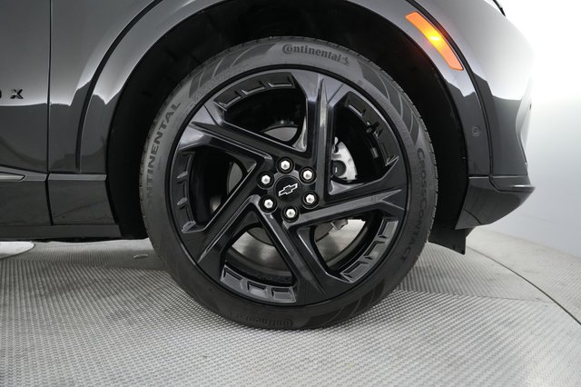 2024 Chevrolet Equinox EV — photo 16 of 20