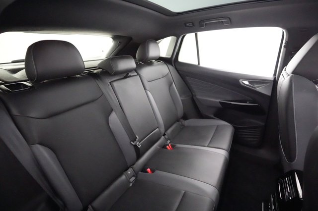 2023 Volkswagen ID.4 — photo 4 of 20