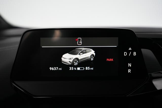 2023 Volkswagen ID.4 — photo 5 of 20