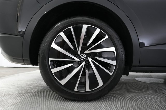 2023 Volkswagen ID.4 — photo 15 of 20