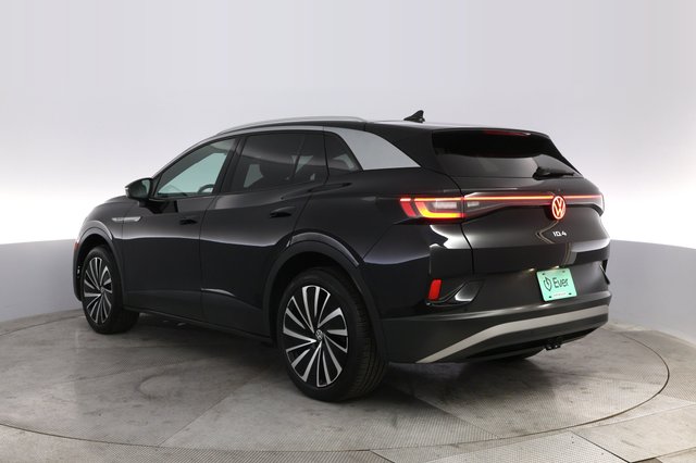 2023 Volkswagen ID.4 — photo 13 of 20