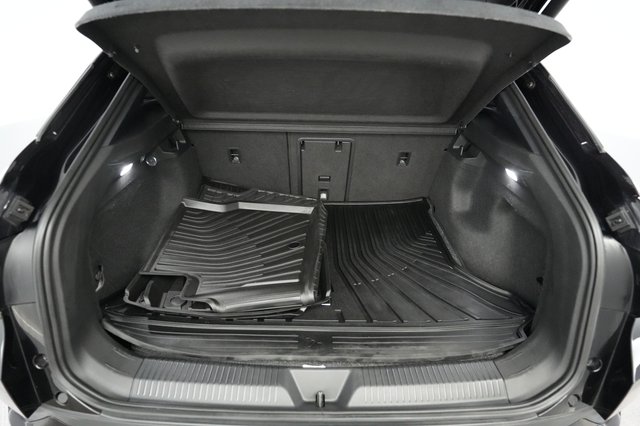 2023 Volkswagen ID.4 — photo 6 of 20