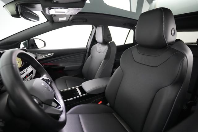 2023 Volkswagen ID.4 — photo 3 of 20