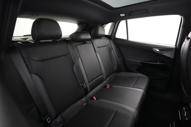 2023 Volkswagen ID.4 — photo 4 of 20