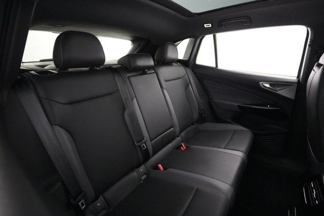 2023 Volkswagen ID.4 — photo 4 of 20