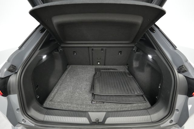 2023 Volkswagen ID.4 — photo 6 of 20
