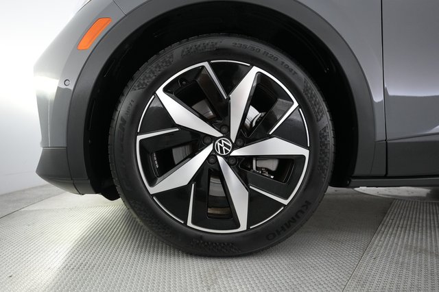 2023 Volkswagen ID.4 — photo 15 of 20