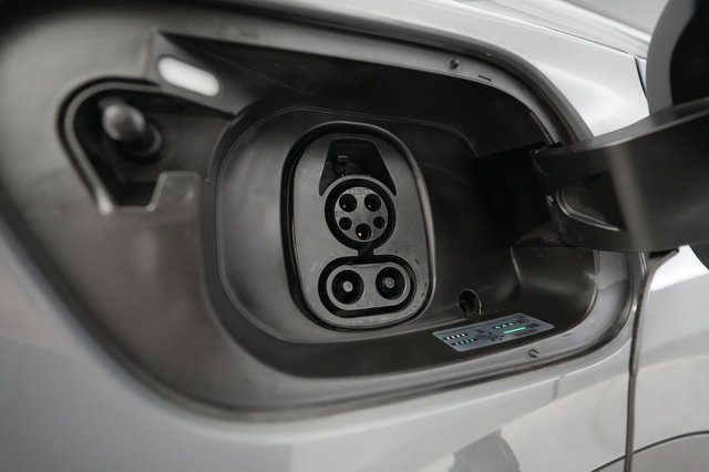 2023 Volkswagen ID.4 — photo 8 of 20