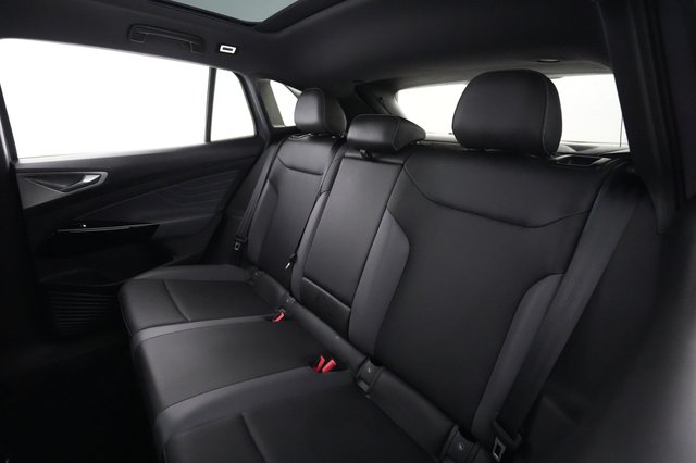2023 Volkswagen ID.4 — photo 19 of 20