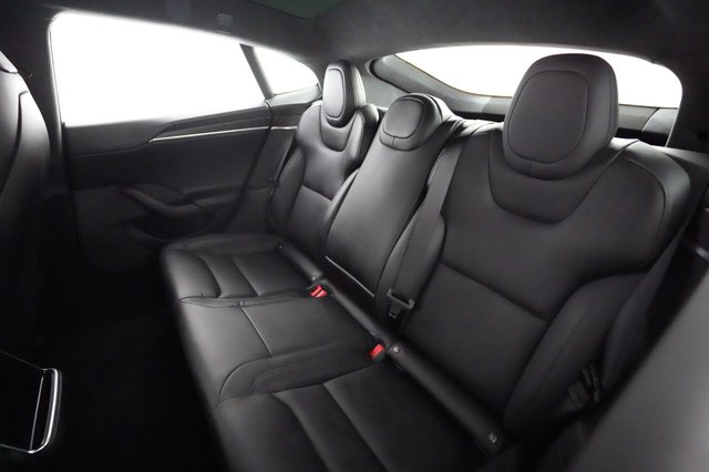 2022 Tesla Model S — photo 19 of 23