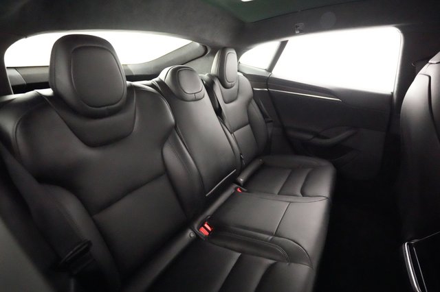 2022 Tesla Model S — photo 4 of 23