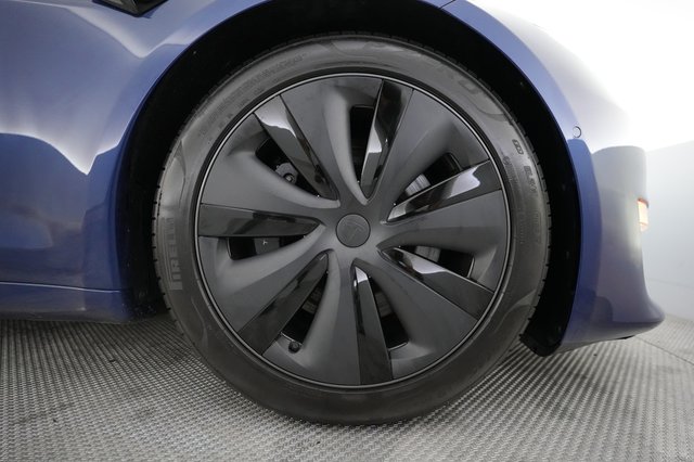 2022 Tesla Model S — photo 7 of 23