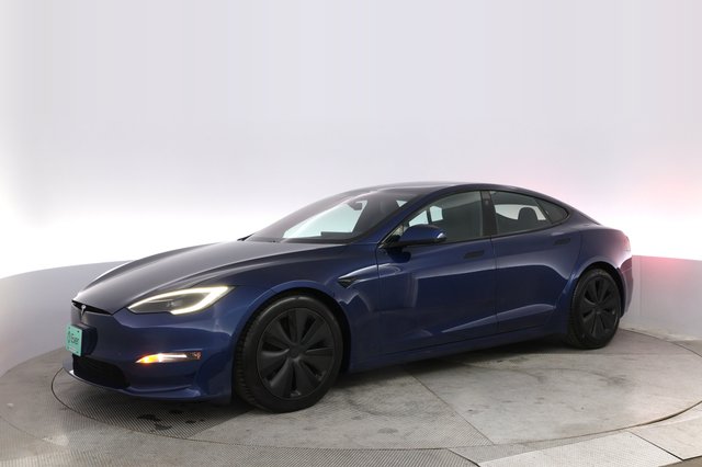 2022 Tesla Model S — photo 14 of 23