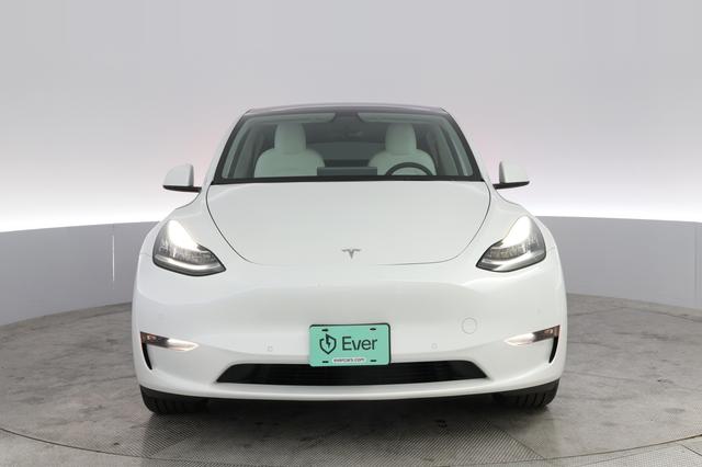 2022 Tesla Model Y — photo 9 of 21