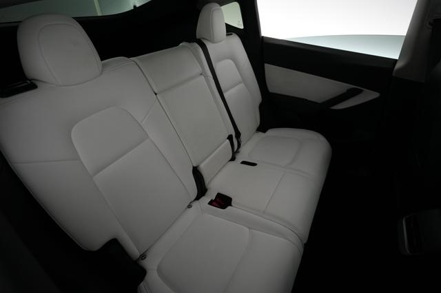 2022 Tesla Model Y — photo 4 of 21