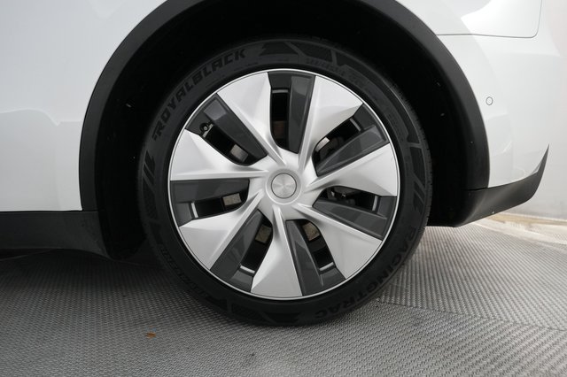2022 Tesla Model Y — photo 17 of 21