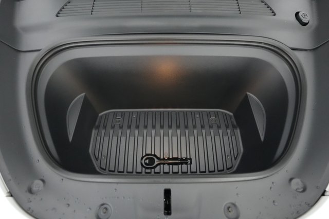2022 Tesla Model Y — photo 20 of 21