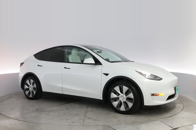 2022 Tesla Model Y — photo 11 of 21