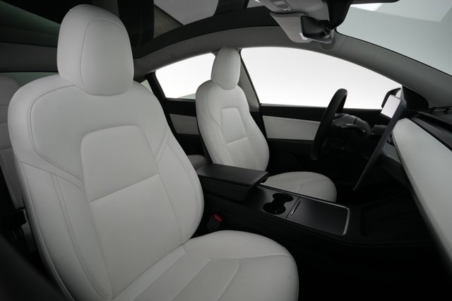 2022 Tesla Model Y — photo 18 of 21