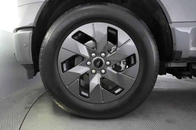 2023 Ford F-150 Lightning — photo 7 of 15