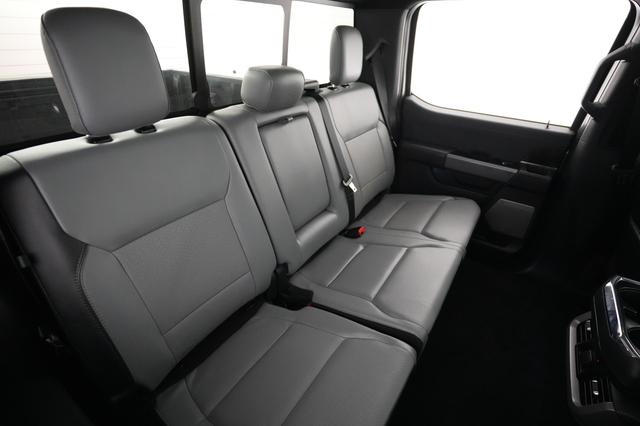 2023 Ford F-150 Lightning — photo 4 of 15