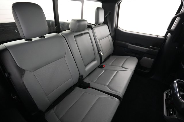 2023 Ford F-150 Lightning — photo 4 of 15