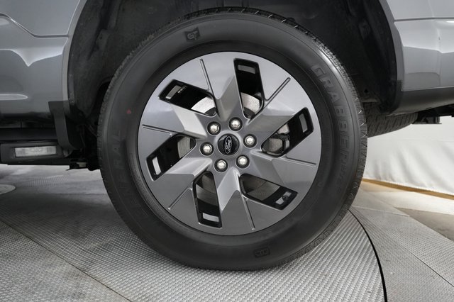 2023 Ford F-150 Lightning — photo 11 of 15