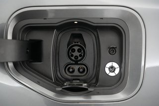 2023 Ford F-150 Lightning — photo 8 of 15