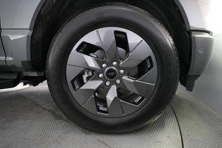 2023 Ford F-150 Lightning — photo 9 of 15