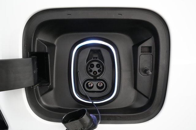 2024 Chevrolet Silverado EV — photo 8 of 16
