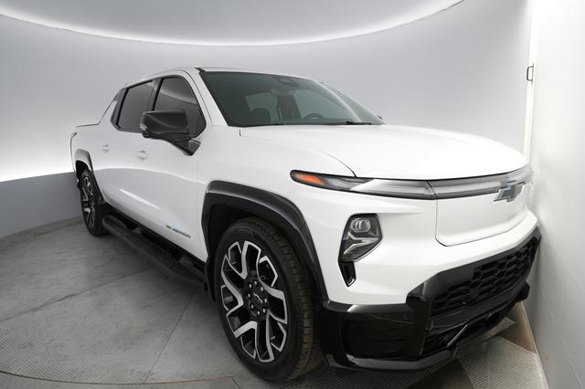 2024 Chevrolet Silverado EV — VIN 1GC40ZEL0RU303598