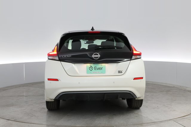 2024 Nissan LEAF — photo 11 of 20
