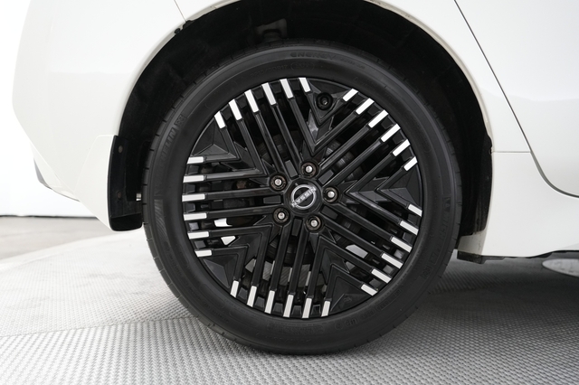 2024 Nissan LEAF