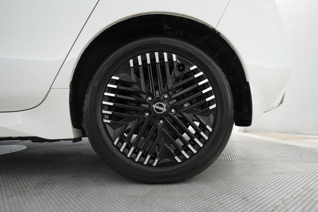 2024 Nissan LEAF