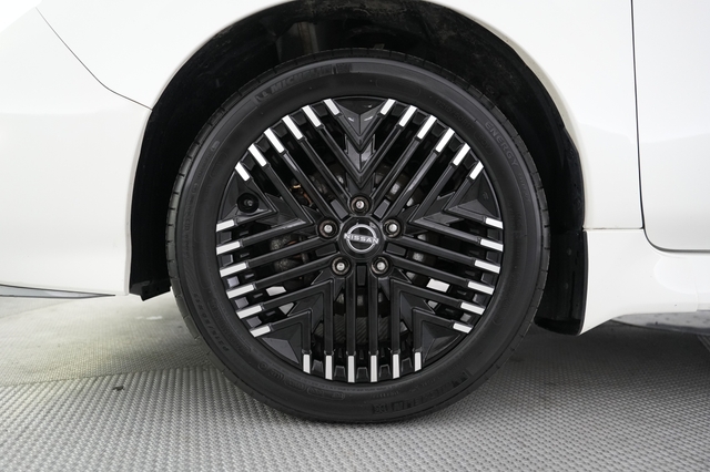 2024 Nissan LEAF