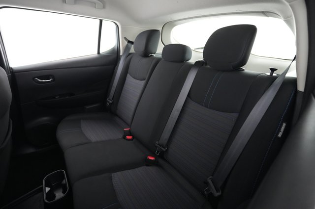 2024 Nissan LEAF — photo 18 of 20