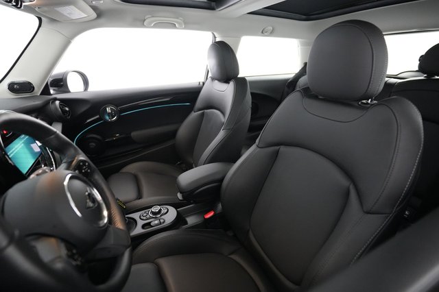 2024 MINI Cooper SE — photo 3 of 20