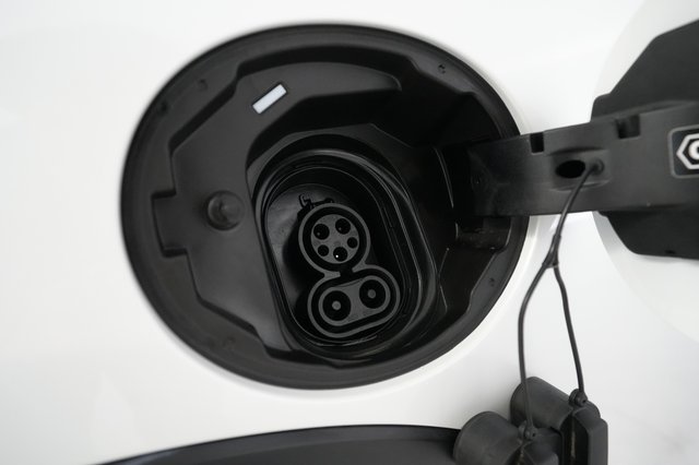 2024 MINI Cooper SE — photo 8 of 20