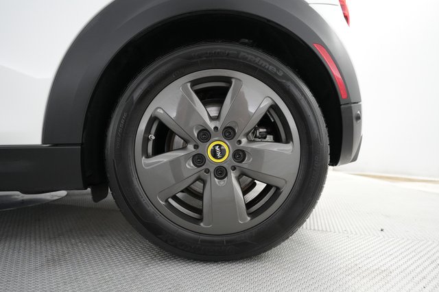2024 MINI Cooper SE — photo 16 of 20