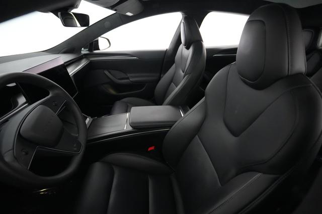 2023 Tesla Model S — photo 3 of 22