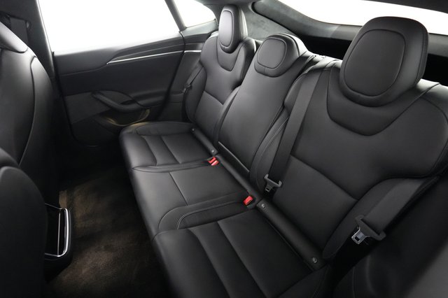 2023 Tesla Model S — photo 18 of 22