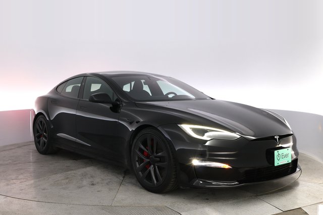 2023 Tesla Model S — photo 10 of 22
